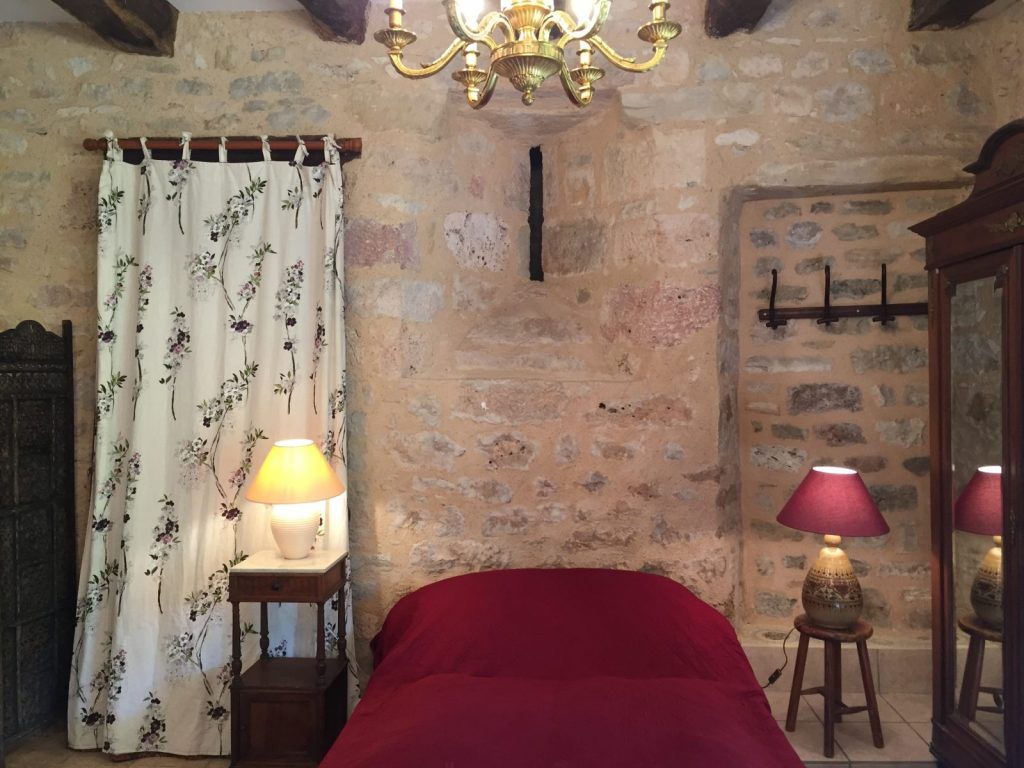 Lit double Salle principale 2